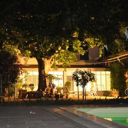 Hotel La Ferme De Tonton Jules 2 Entraigues-sur-la-Sorgue Esterno foto