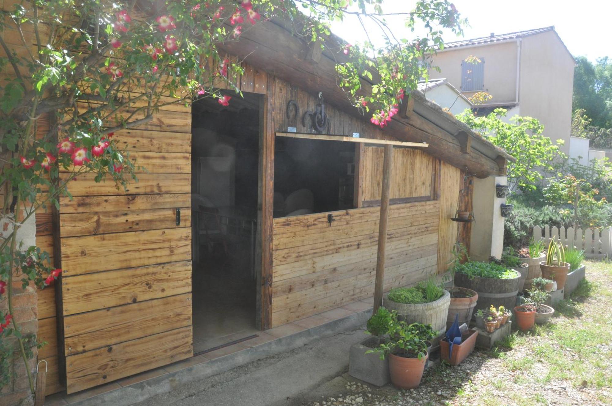 Hotel La Ferme De Tonton Jules 2 Entraigues-sur-la-Sorgue Esterno foto
